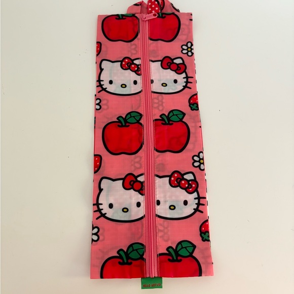 BAGGU Handbags - NWOT BAGGU Hello Kitty Medium 3D Zip Pouch